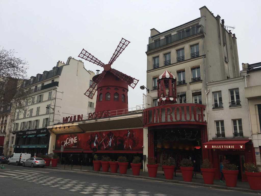molino rojo en paris