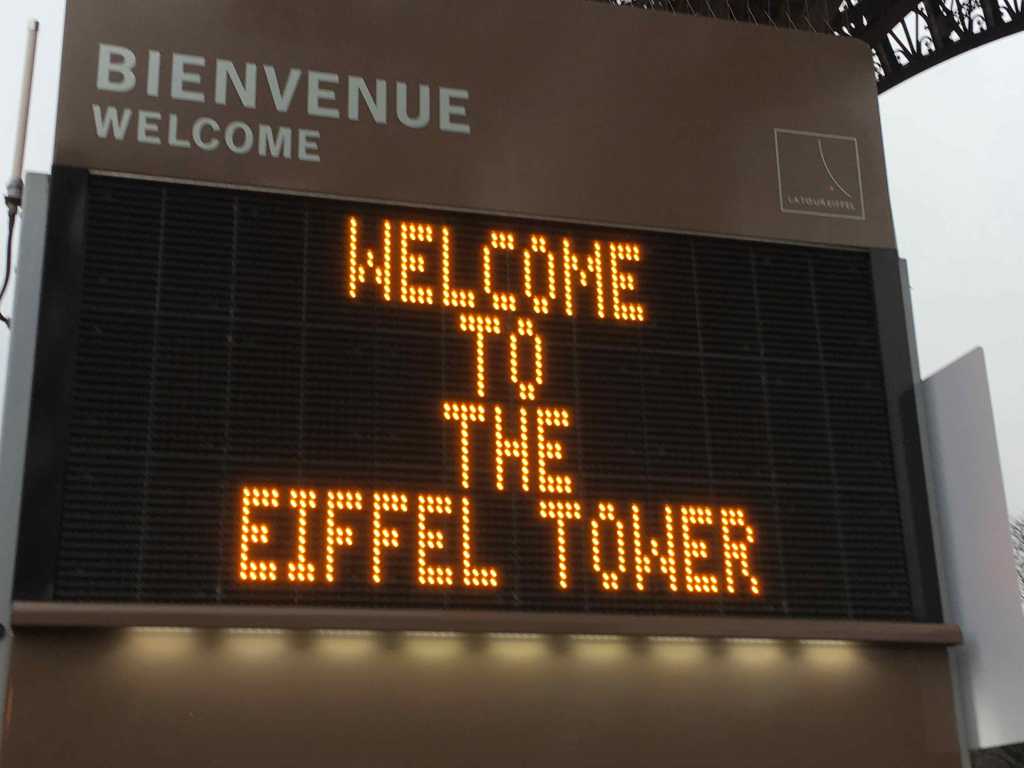 Torre Eiffel. Sigan ustedes yo me quedo