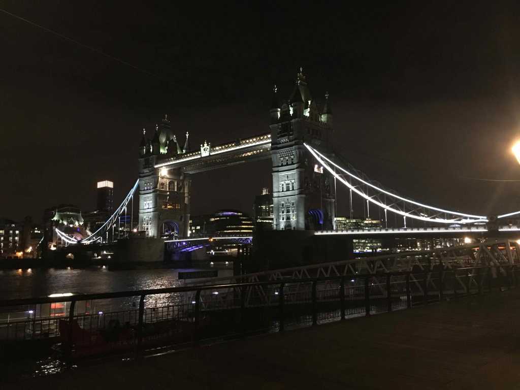 london bridge noche de londres